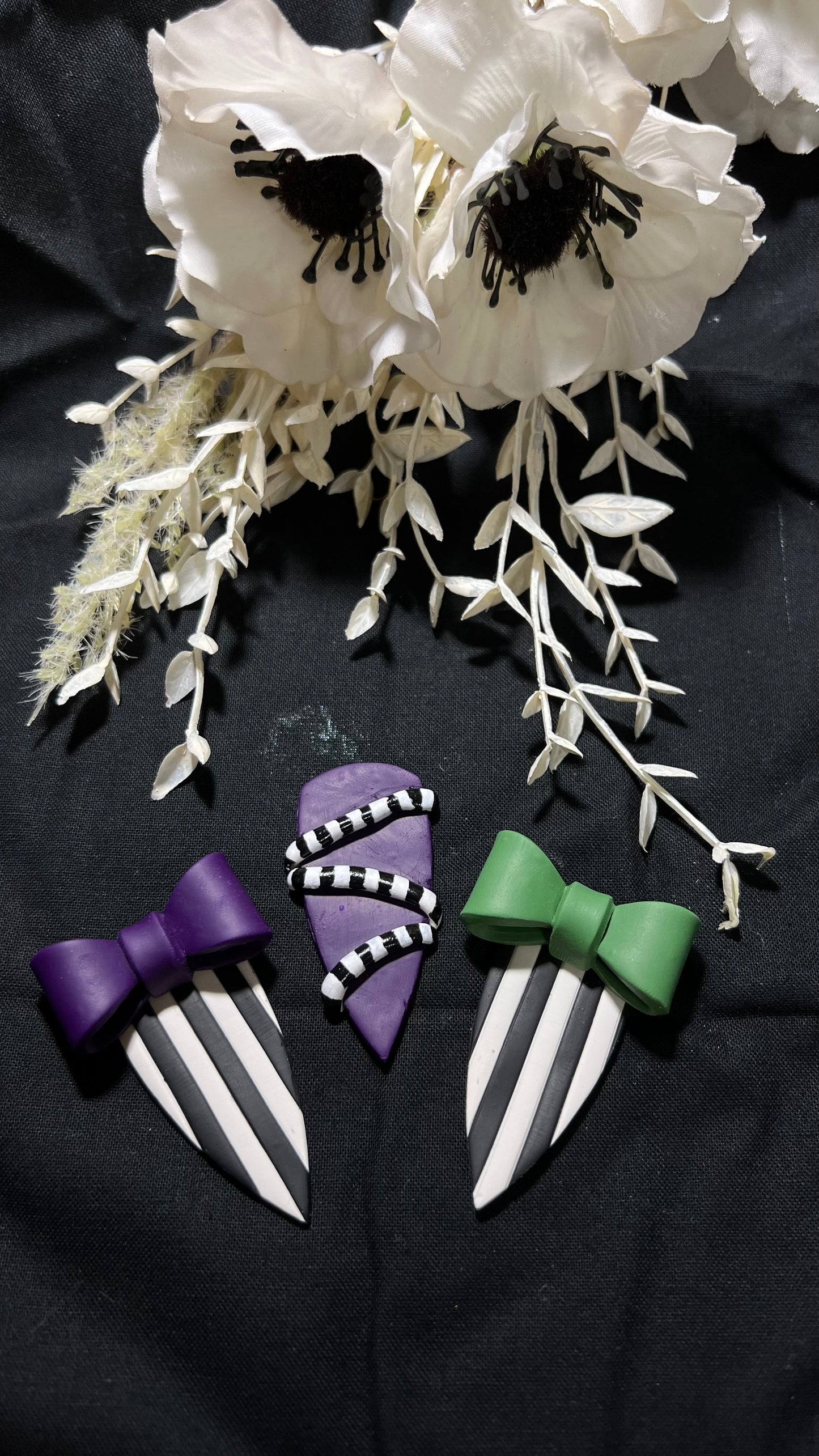 Beetlejuice daggers
