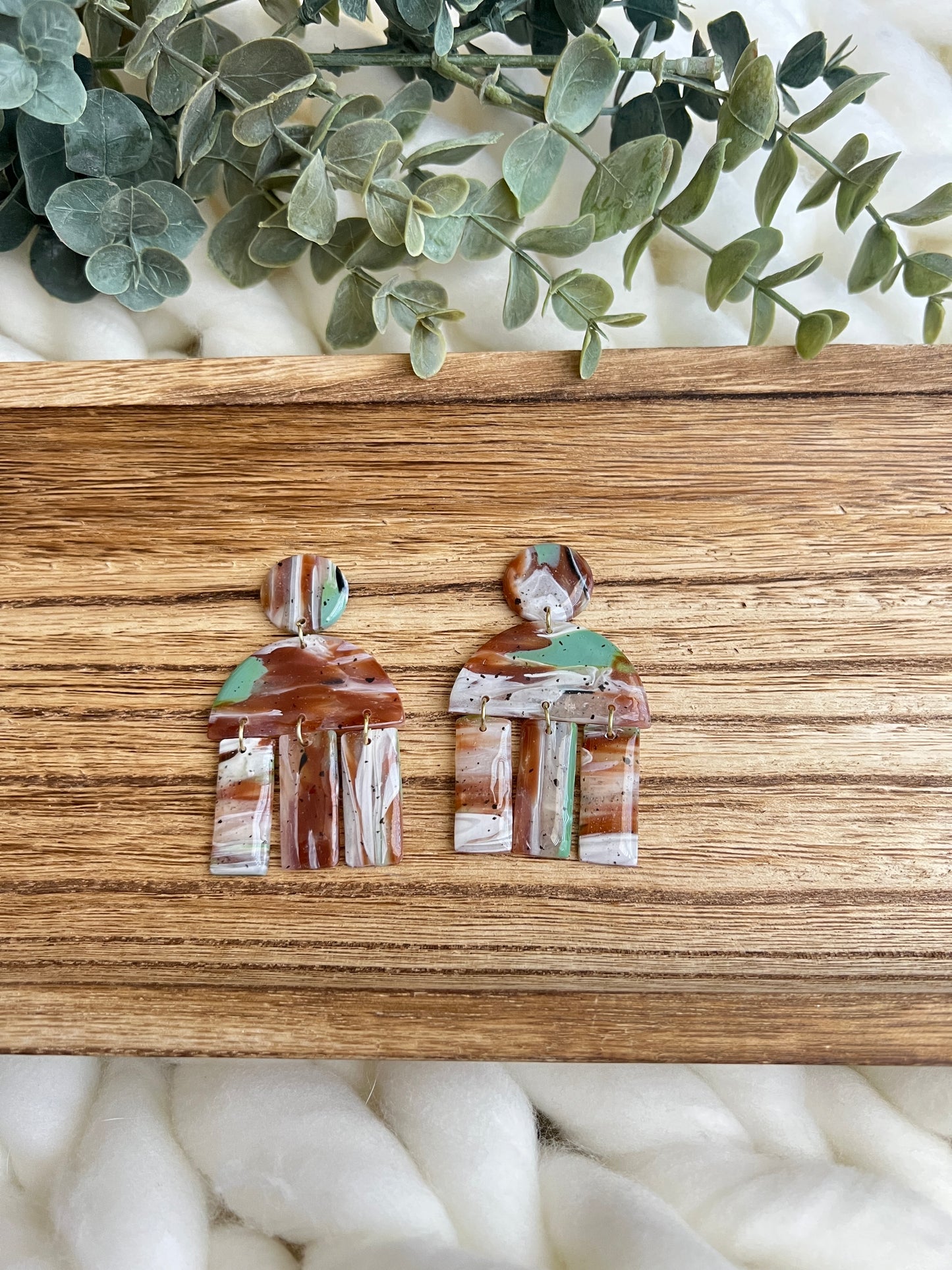 Marbled dangle
