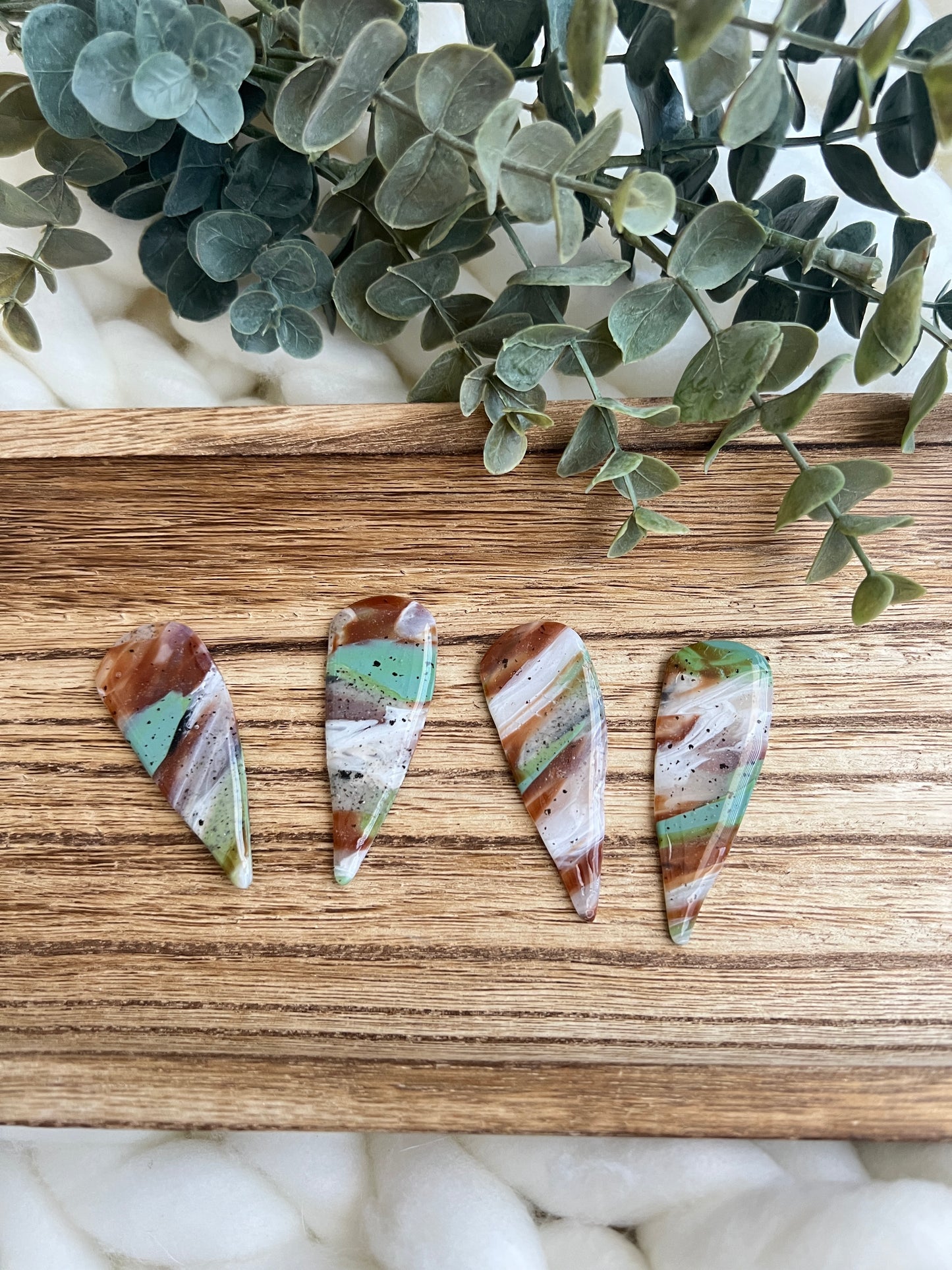 Marble dagger