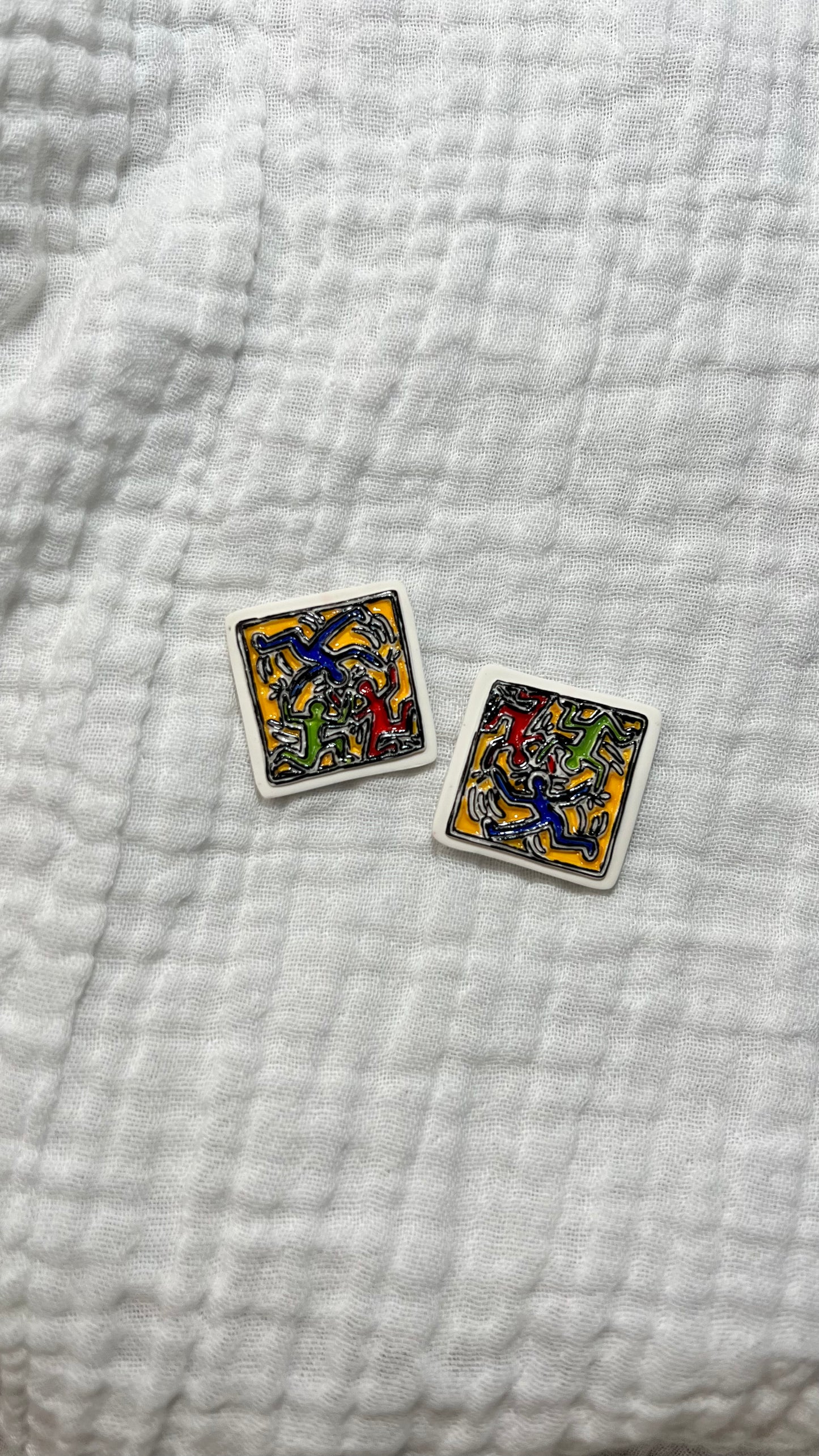Haring dancing