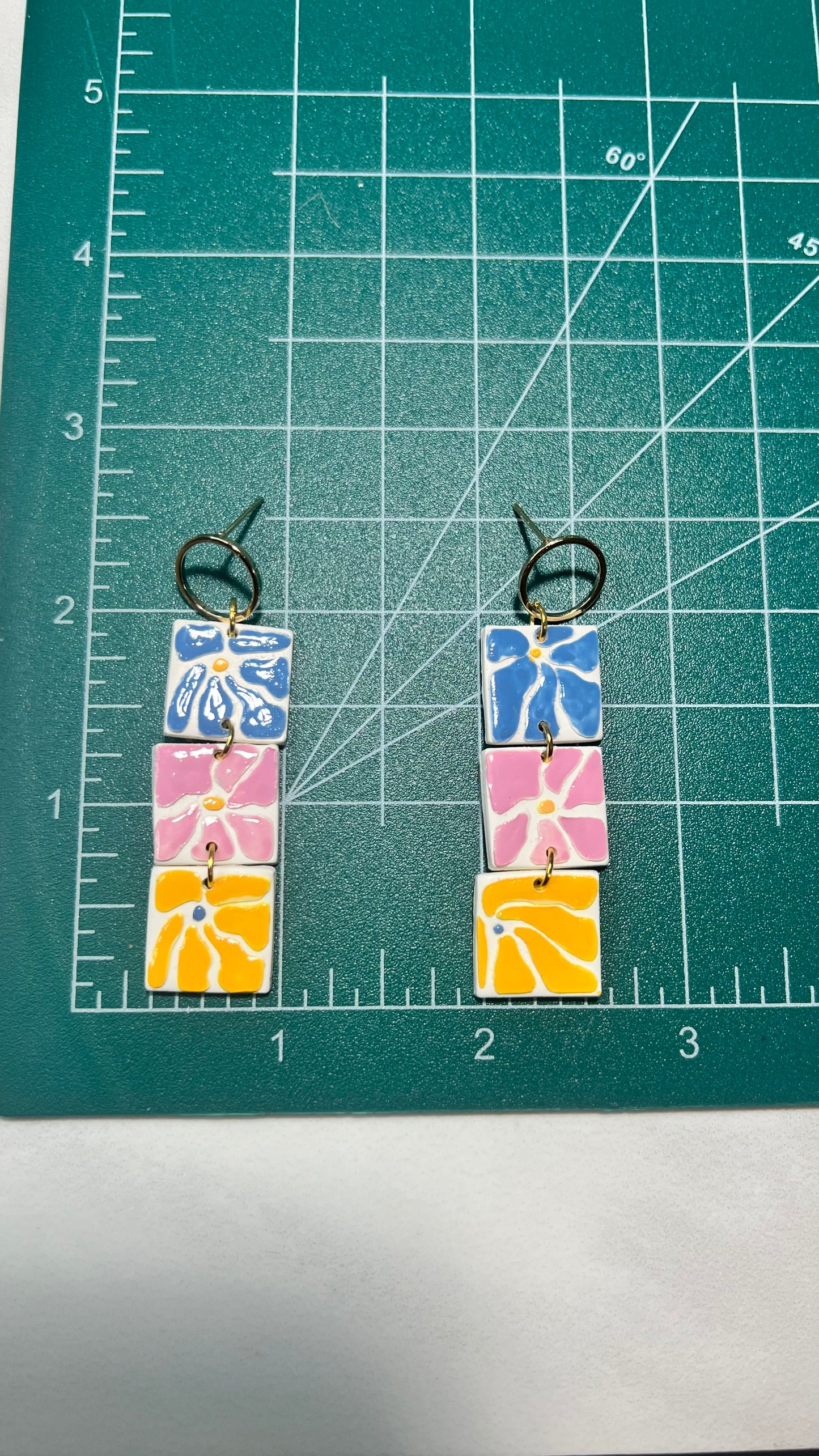 Flower tile