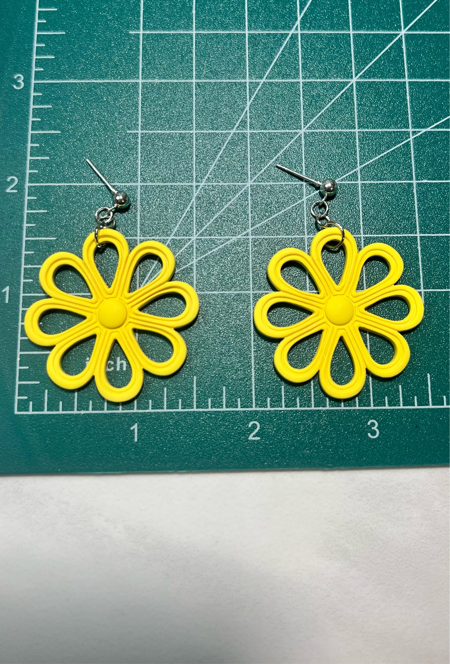 Cutout flower